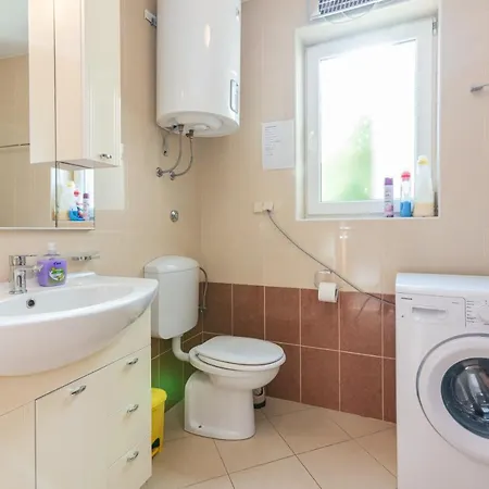 Mimoza 7 For 4 Appartement Baška